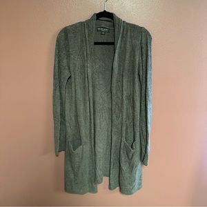 Barefoot Dreams Chic Lite open front cardigan size small in gray with pockets